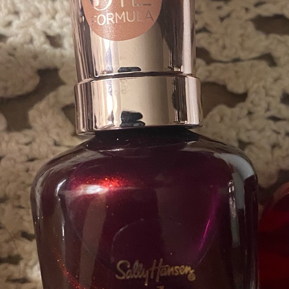 Sally Hansen Bundle - Picture 3 of 5